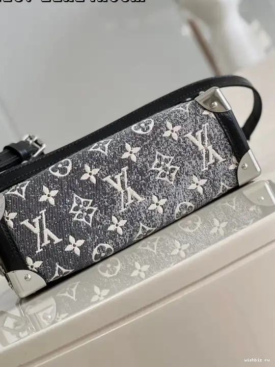 WIS MM LOUIS TRUNK SIDE VUITTON 0329